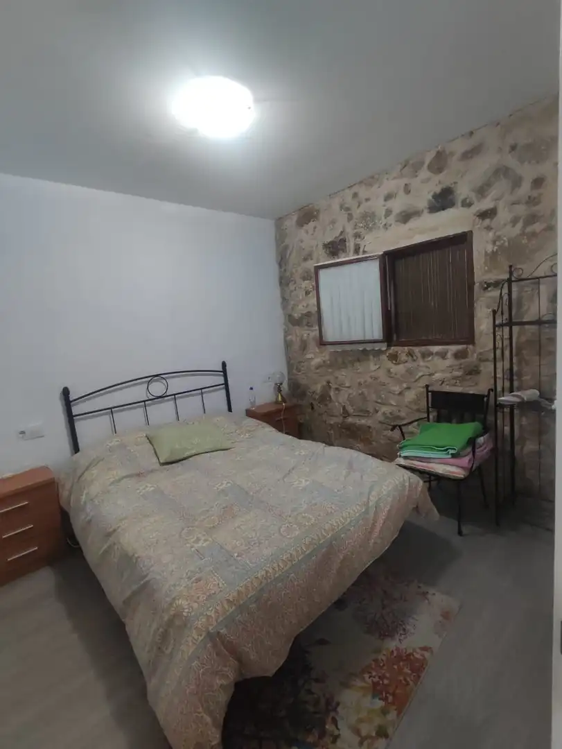 Schlafzimmer von Maisonette zum Verkauf in Casas del Castañar mit Möbliert und Balkon