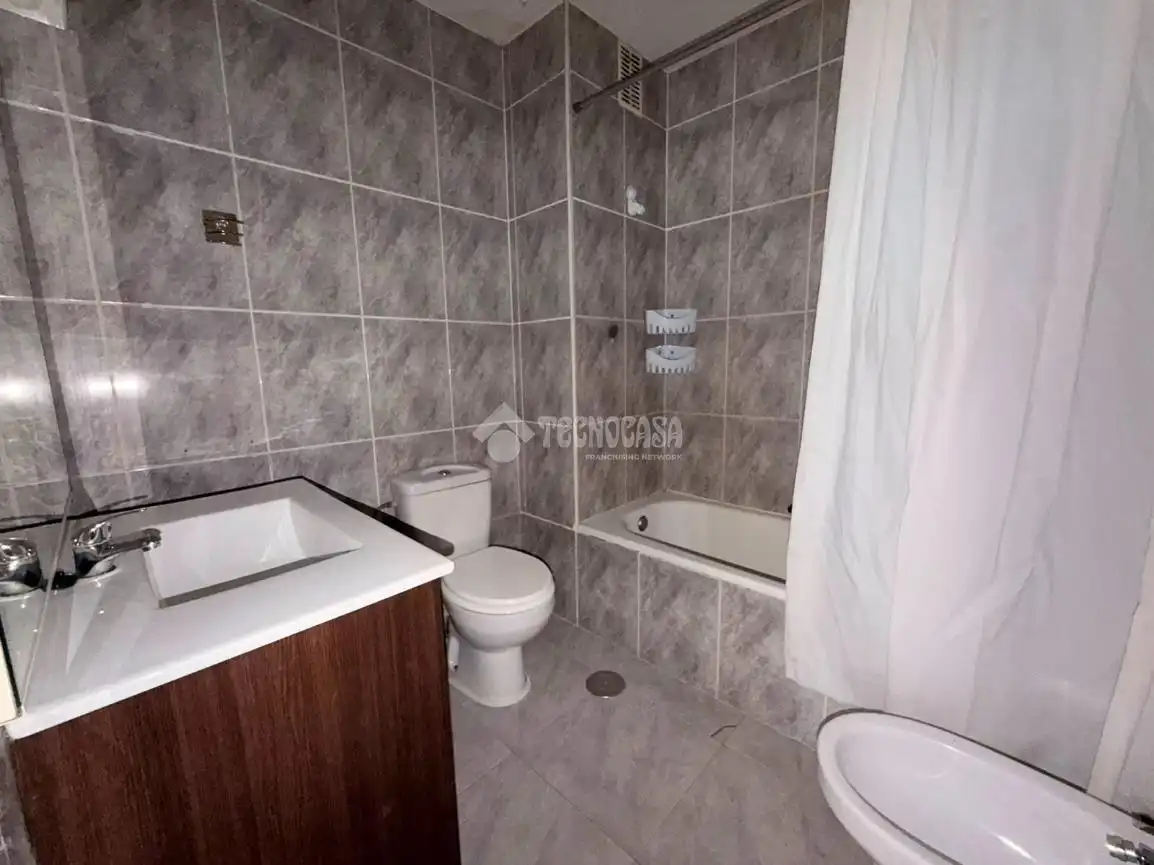 Bathroom of Flat for sale in Leganés  with Heating and Terrace