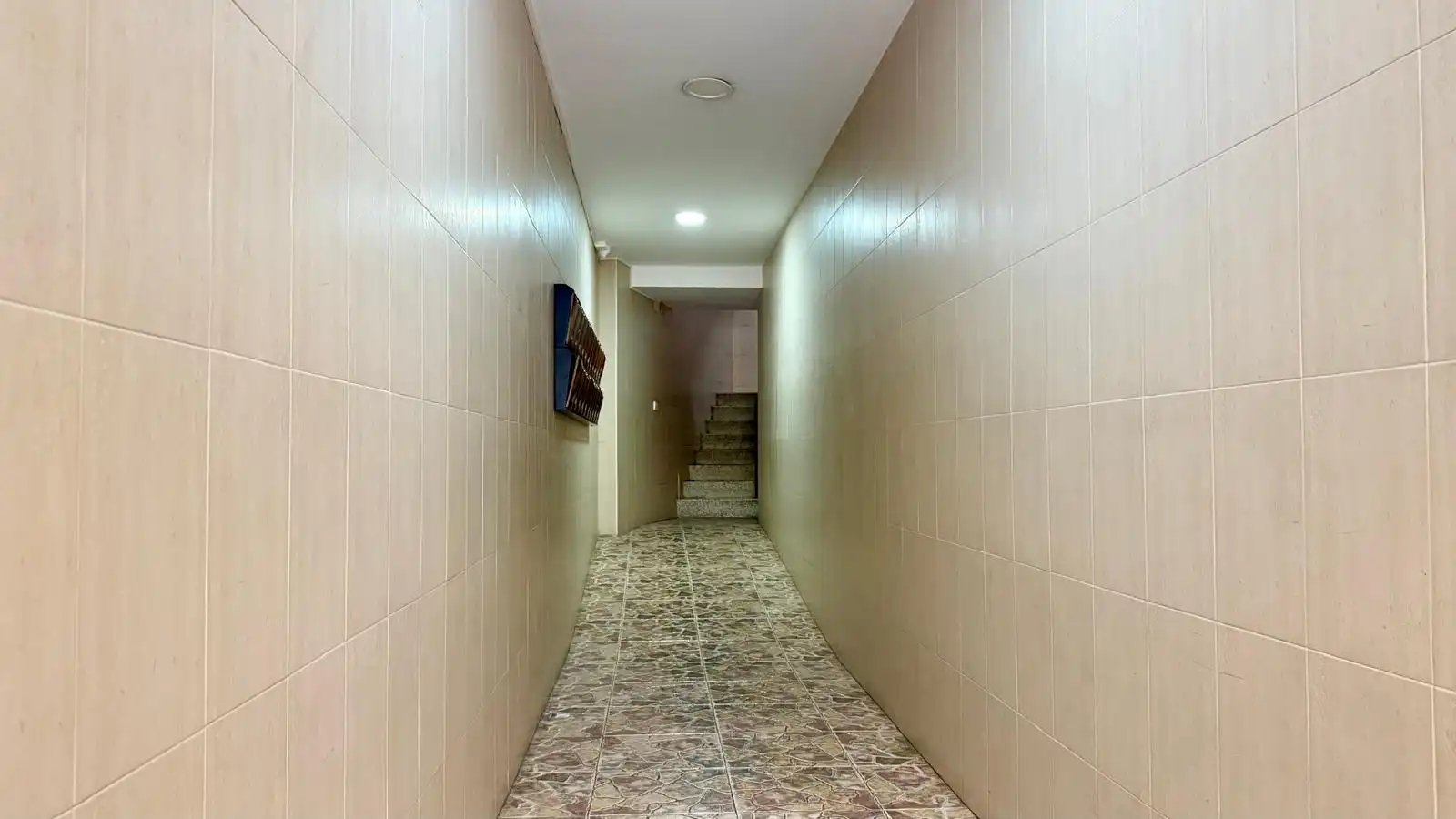 Piso en venta en L'Hospitalet de Llobregat con Terraza y Trastero