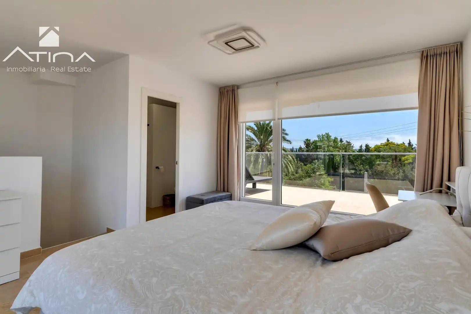 Schlafzimmer von Einfamilien-Reihenhaus zum Verkauf in Jávea / Xàbia mit Klimaanlage, Terrasse und Gemeinschaftspool