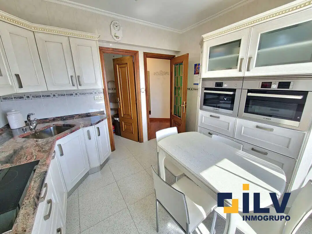 Cocina de Piso en venta en Portugalete con Calefacción y Balcón