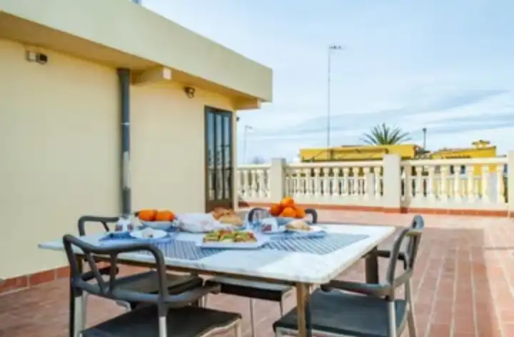 Terrassa de Casa o xalet en venda en Valencia amb Terrassa, Forn i Balcó