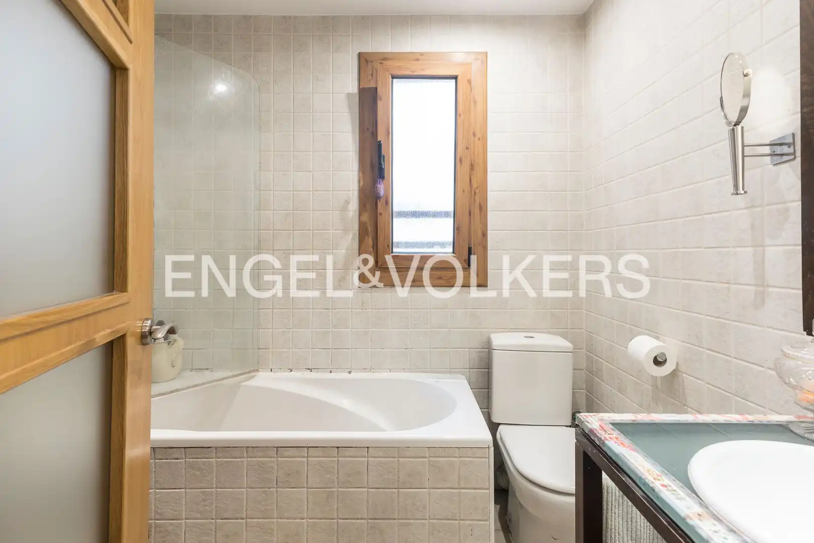 Bathroom of Flat for sale in Barcelona  with Air Conditioner, Heating and Parquet flooring