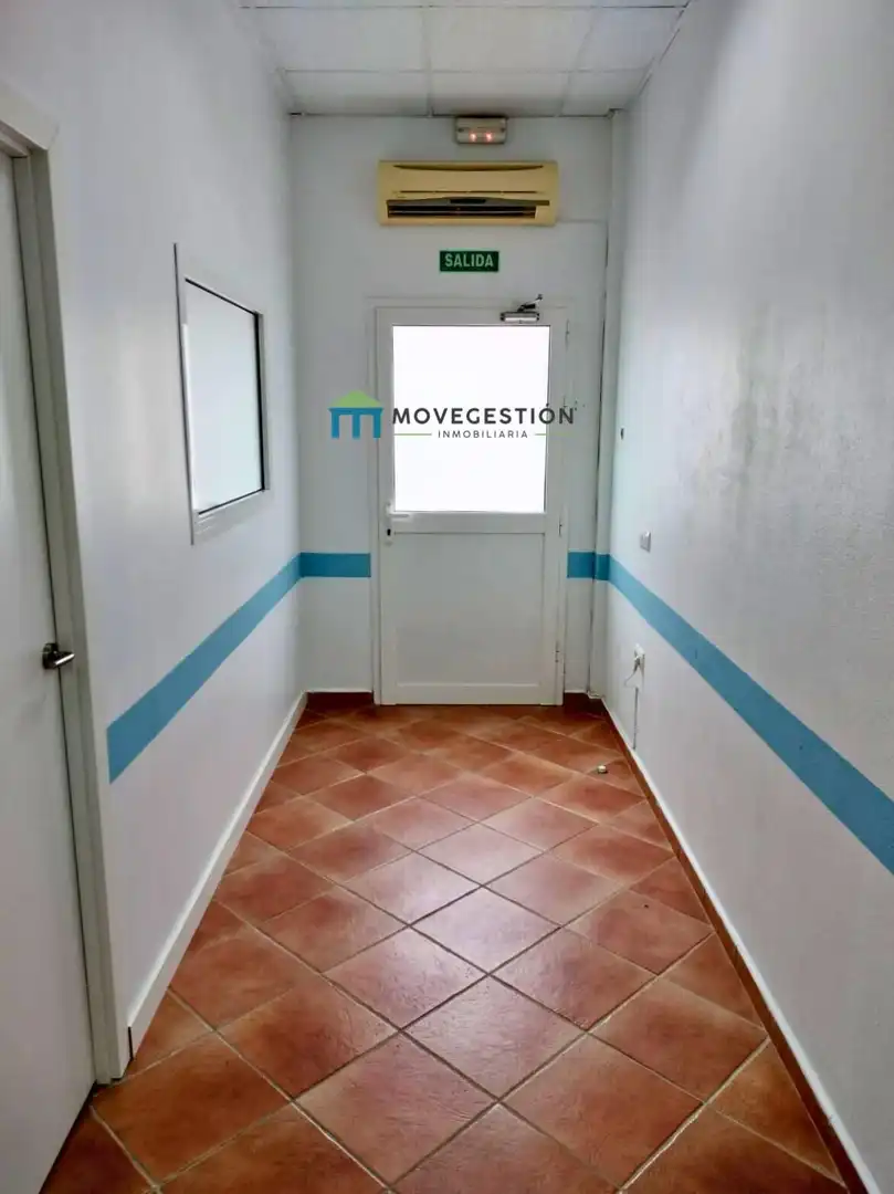 Local comercial en venda a Villamartín, imagen 2