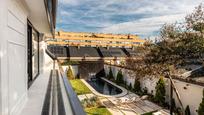 Terrassa de Casa adosada en venda en  Madrid Capital amb Aire condicionat, Calefacció i Jardí privat