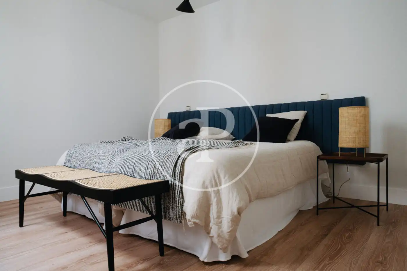 Schlafzimmer von Wohnung zur Miete in Madrid mit Klimaanlage, Heizung und Möbliert