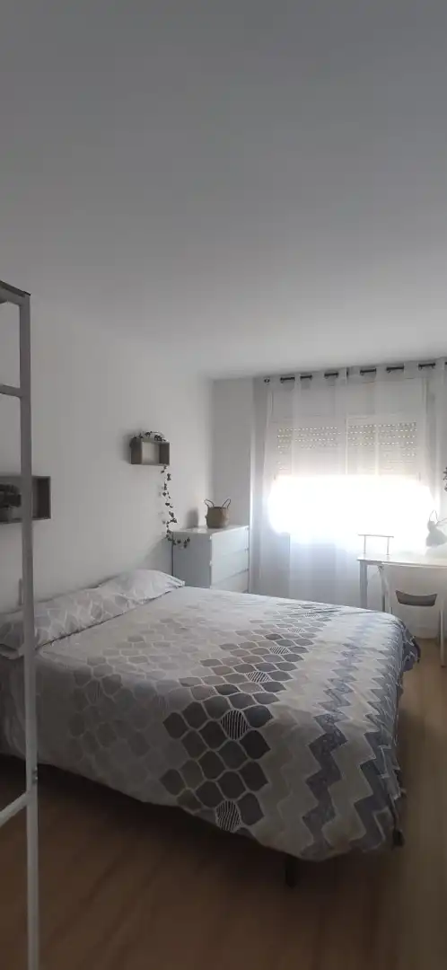 Bedroom of Flat for rent in Girona  with Heating, Furnished and Oven