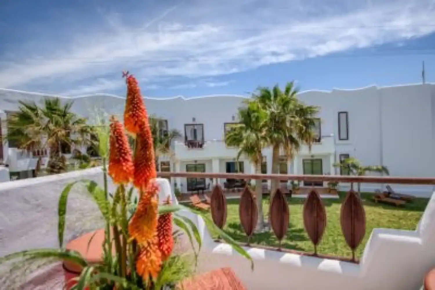Vista exterior de Edificio en venta en Conil de la Frontera