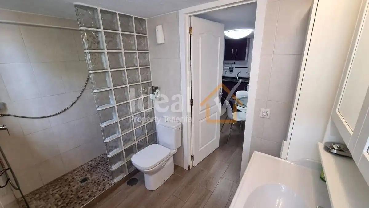 Bany de Casa adosada en venda en Adeje amb Jardí privat, Terrassa i Piscina comunitària