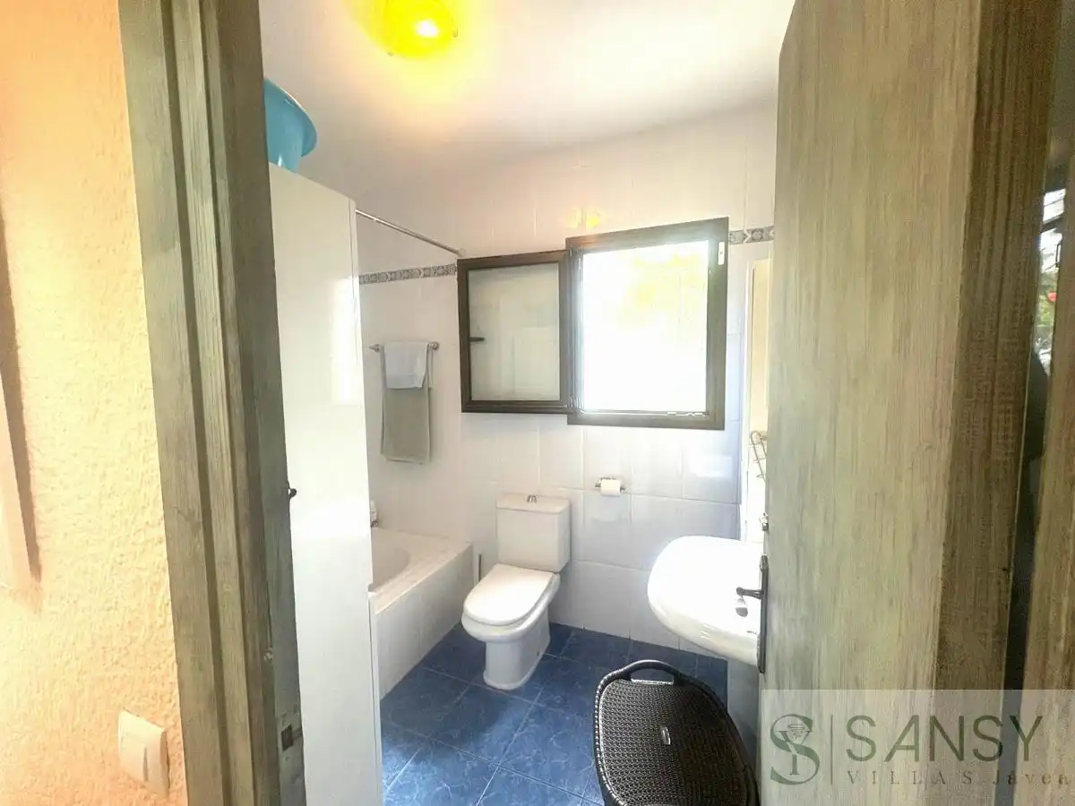 Bathroom of Houses for sale in Jávea / Xàbia  with Air Conditioner, Heating and Storage room
