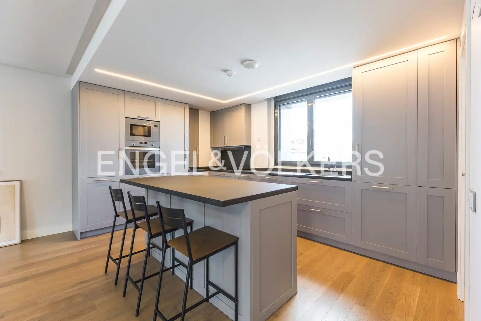 Cocina de Dúplex en venta en Madrid con Calefacción, Jardín privado y Terraza