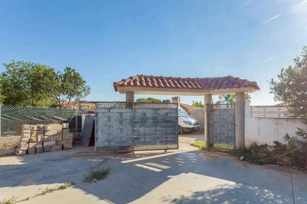 Exterior view of Houses for sale in Montroi / Montroy, Valencia