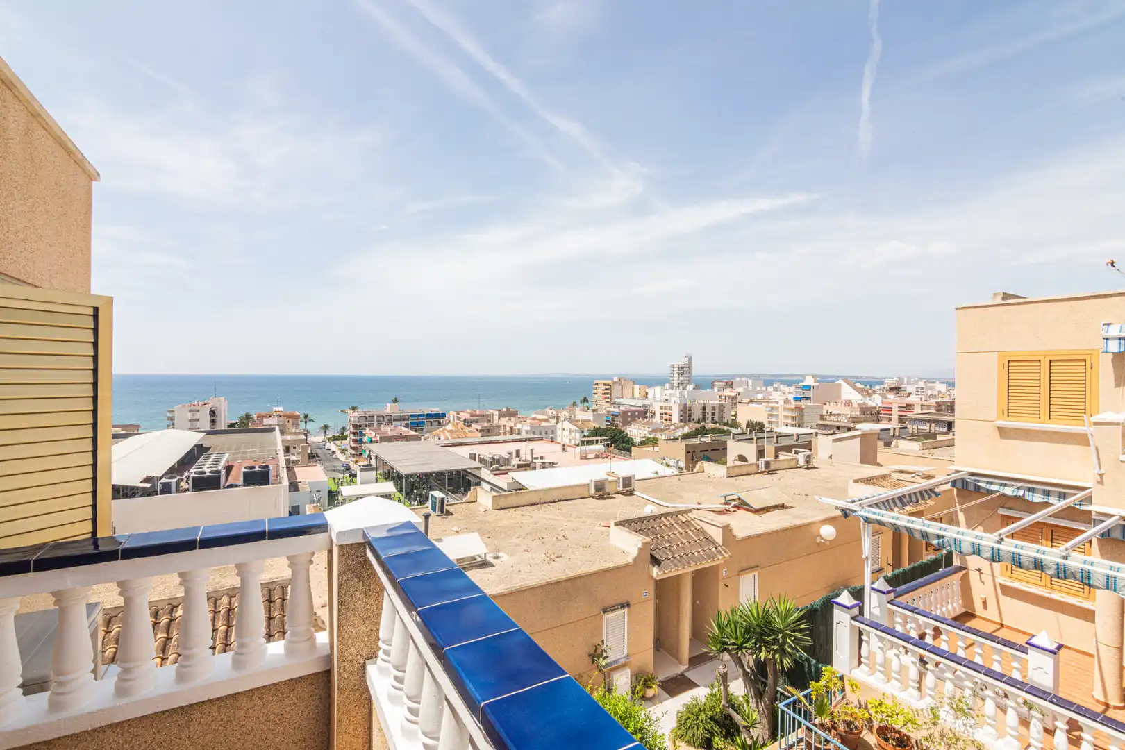 Vista exterior de Casa adosada en venta en Santa Pola con Aire acondicionado, Terraza y Amueblado