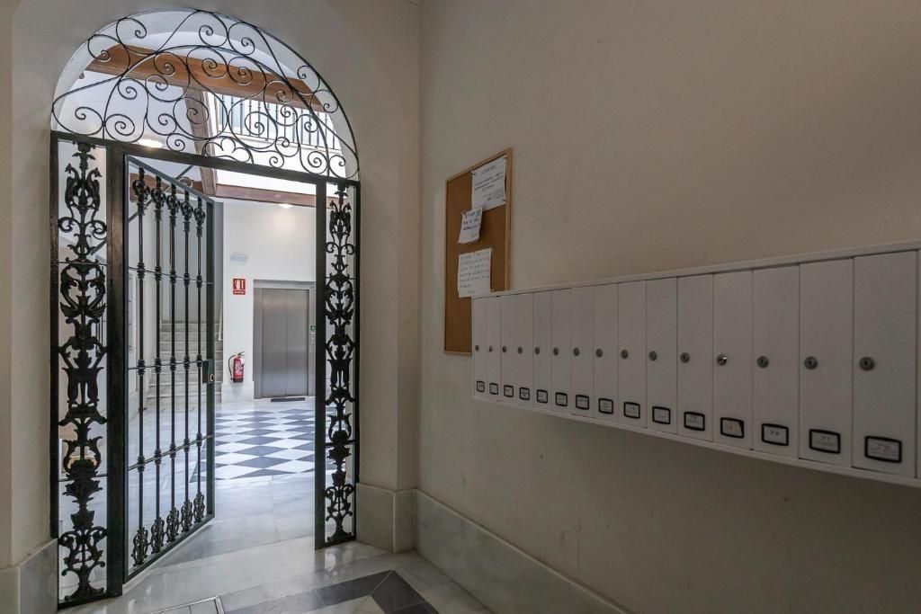 Planta baja for sale in  Cádiz Capital  with Air Conditioner and Heating