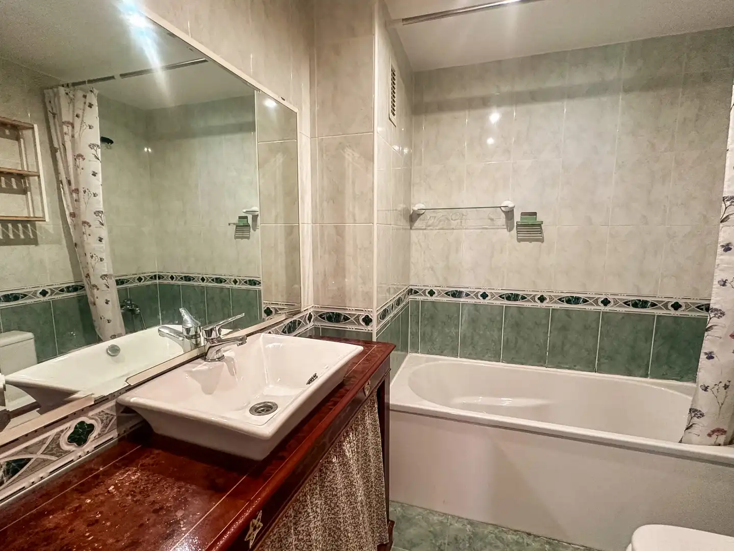 Badezimmer von Wohnung zum Verkauf in Castellón de la Plana / Castelló de la Plana mit Klimaanlage, Abstellraum und Balkon