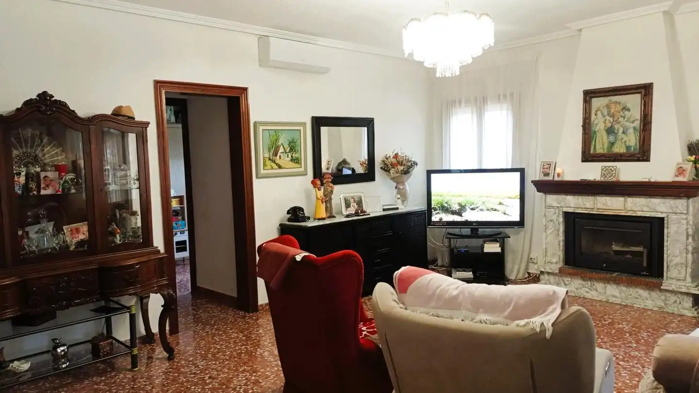 Sala d'estar de Finca rústica en venda en Elche / Elx amb Jardí privat, Terrassa i Piscina