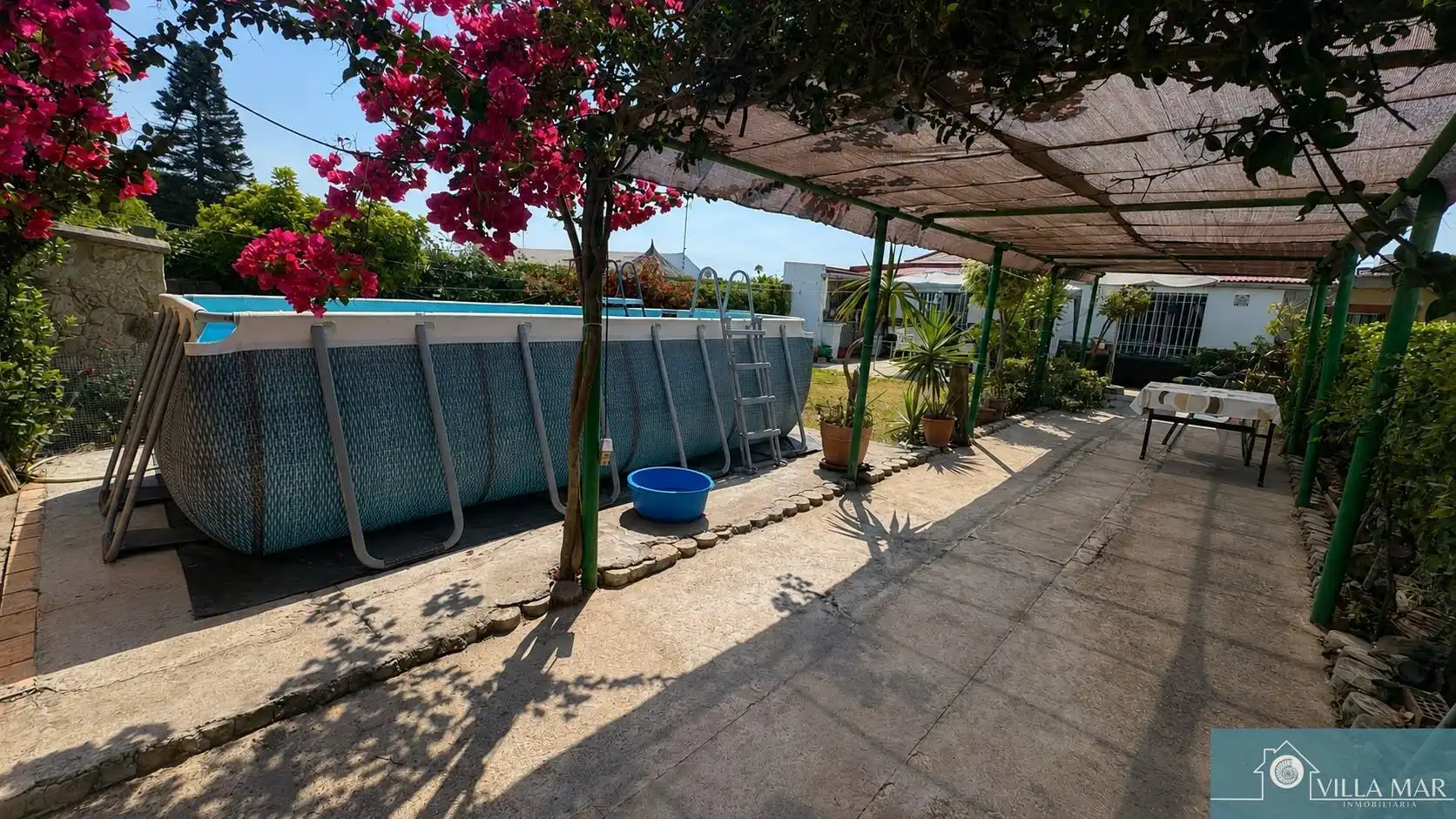 Swimming pool of Flat for sale in Rota