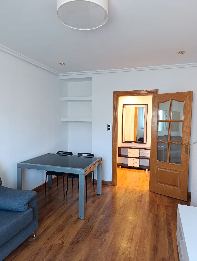 Dining room of Flat to rent in  Zaragoza Capital  with Heating, Parquet flooring and Furnished