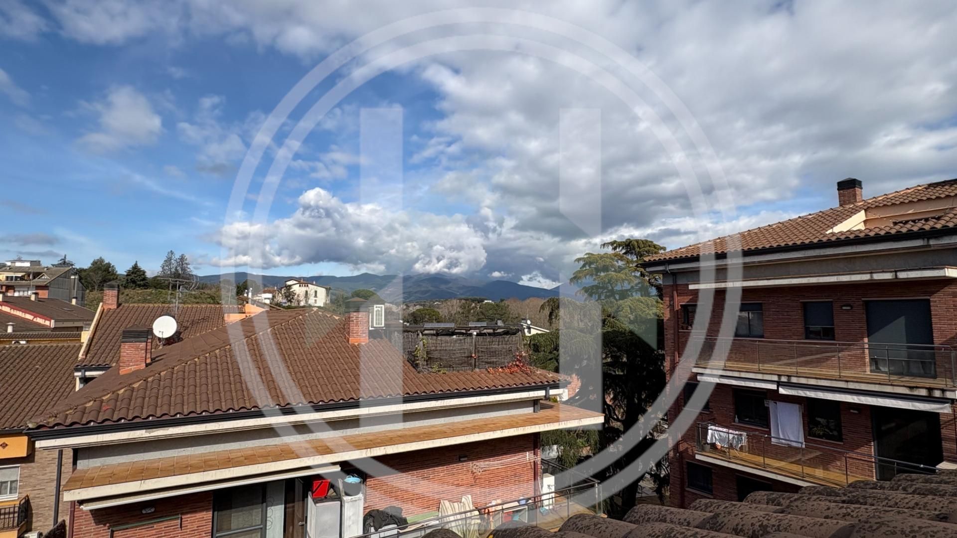 Außenansicht von Wohnung zum Verkauf in Cardedeu mit Klimaanlage, Heizung und Terrasse