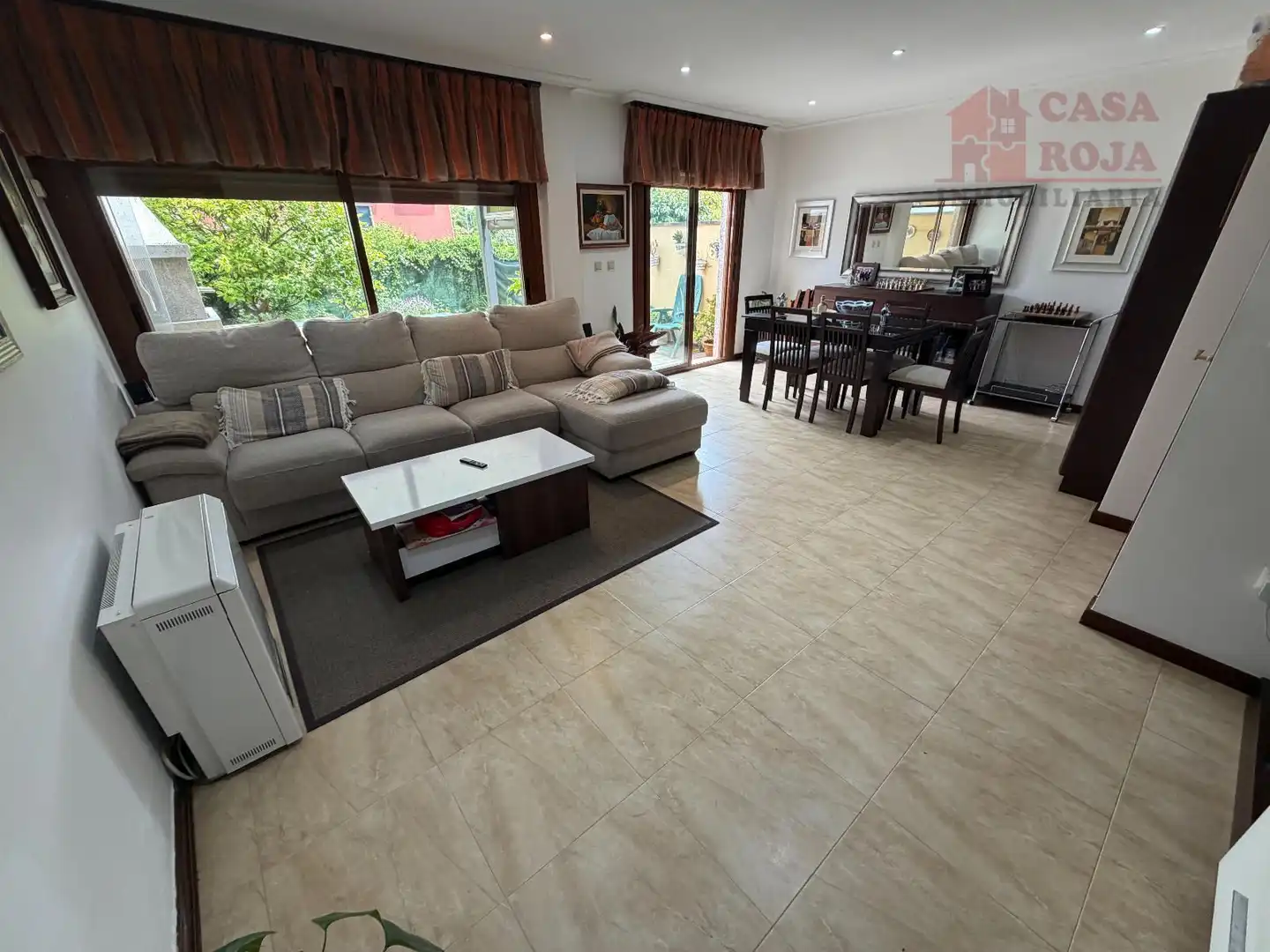 Sala d'estar de Casa adosada en venda en Cangas  amb Calefacció, Parquet i Traster