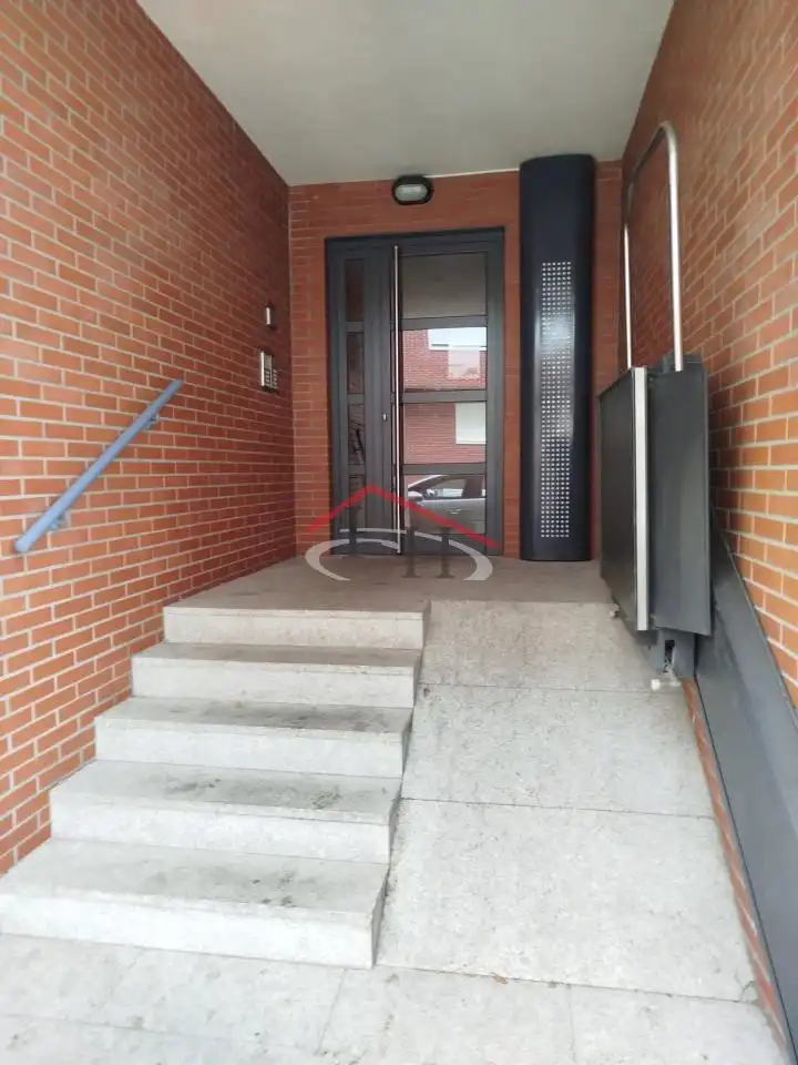 Wohnungen zur Miete in Villaquilambre mit Heizung, Parkett und Terrasse