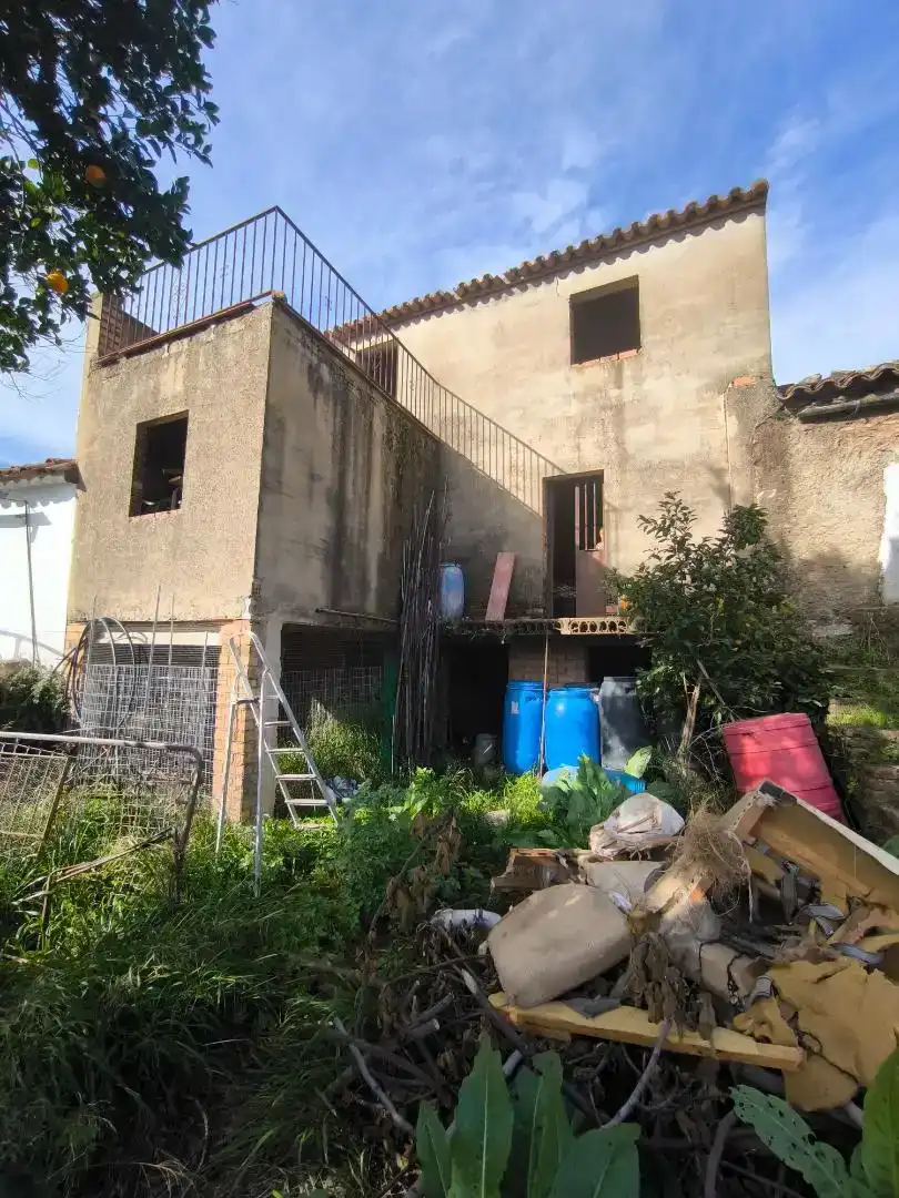 Vista exterior de Casa adosada en venda en Corteconcepción amb Jardí privat