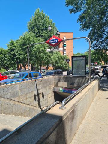 Local comercial en Venta en Calle de la Hacienda de Pavones en Vinateros