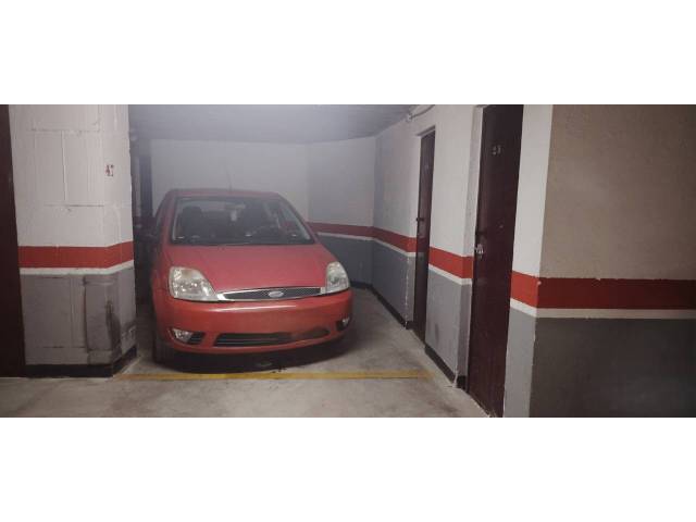 Garaje en Venta en Cervantes en Sutullena