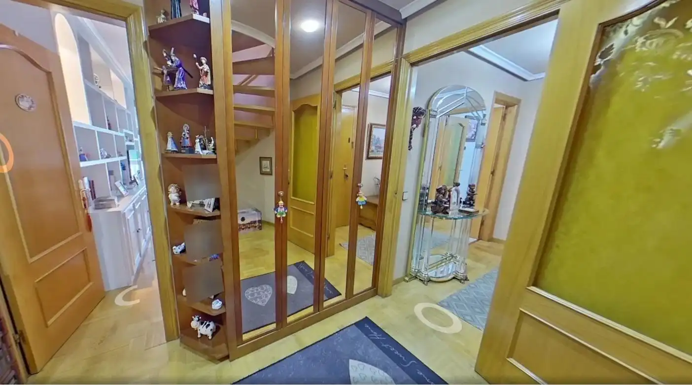 Dúplex en venta en Oviedo  con Calefacción, Parquet y Terraza
