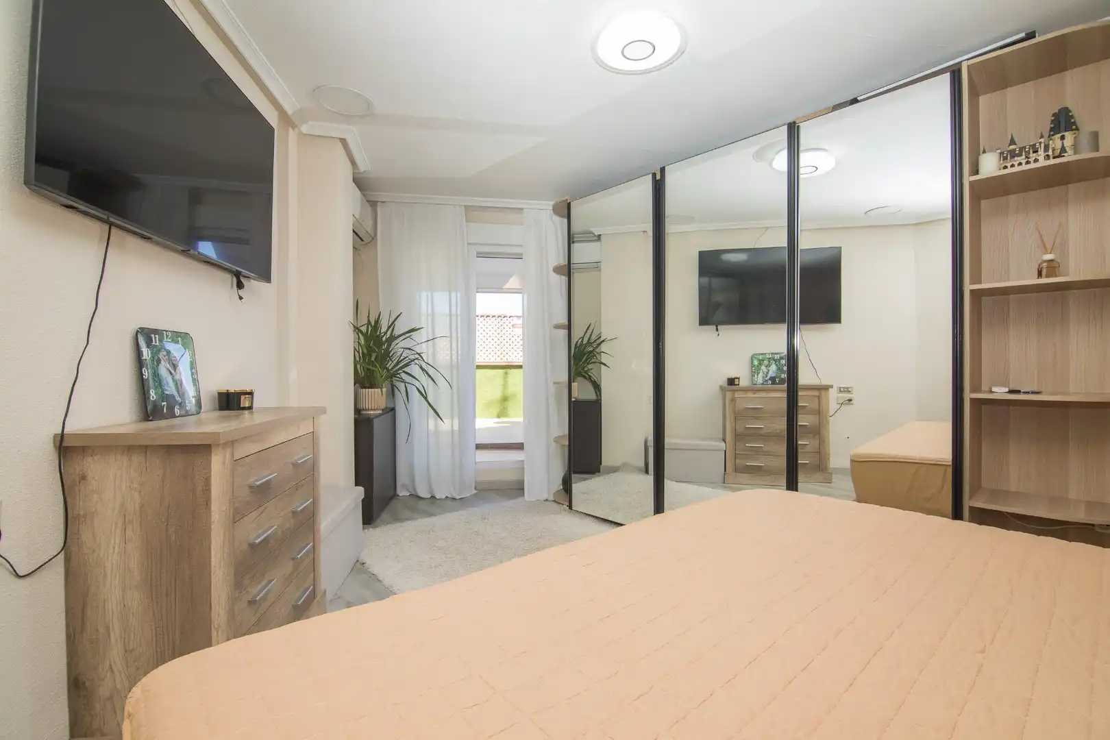 Habitación de Ático en venta en Elche / Elx con Aire acondicionado, Calefacción y Terraza