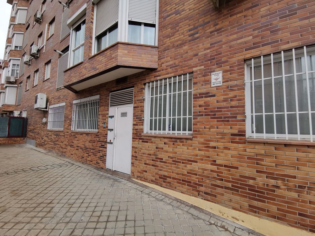 Vista exterior de Local de alquiler en  Madrid Capital con Amueblado