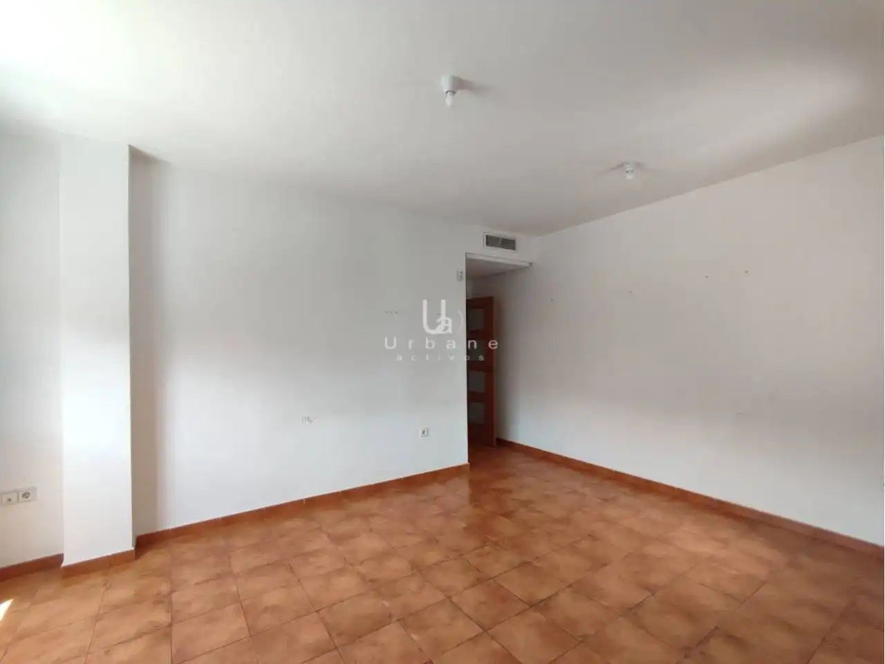 Flat with lift for sale in Calle Polo de Medina, imagen 5