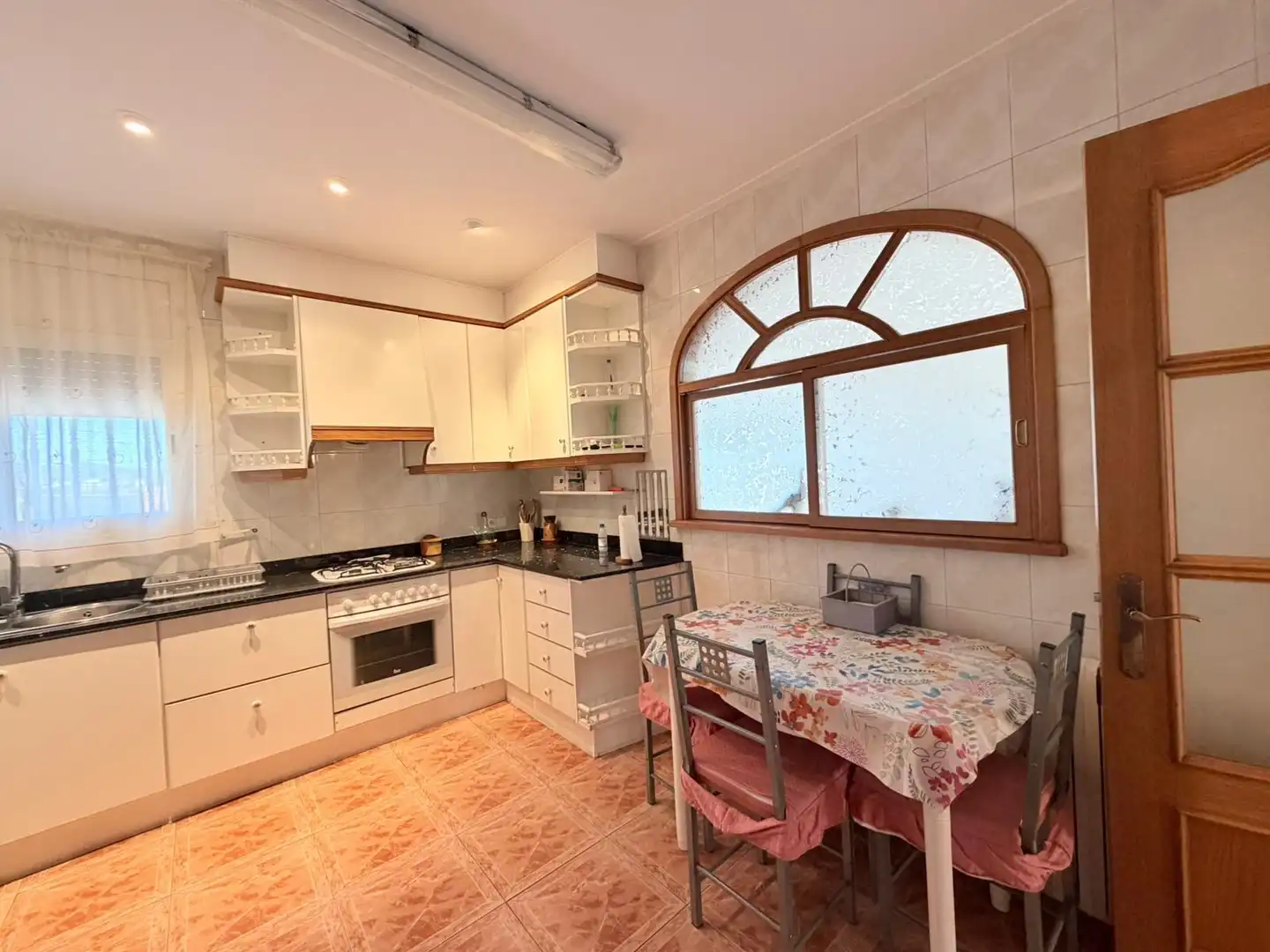 Kitchen of Houses for sale in Terrassa  with Air Conditioner, Heating and Terrace