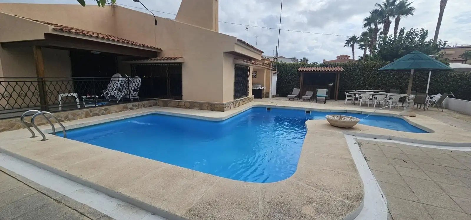 Piscina de Casa o xalet en venda en Mutxamel amb Jardí privat, Piscina i Moblat