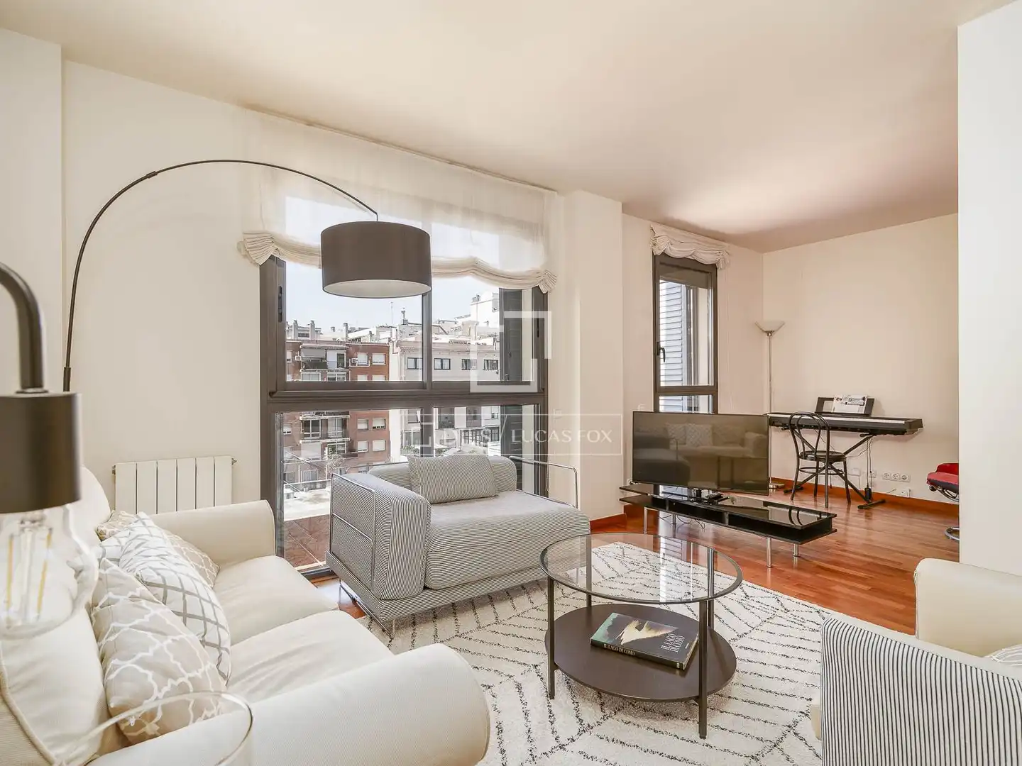 Sala de estar de Piso en venta en Barcelona con Aire acondicionado, Calefacción y Parquet