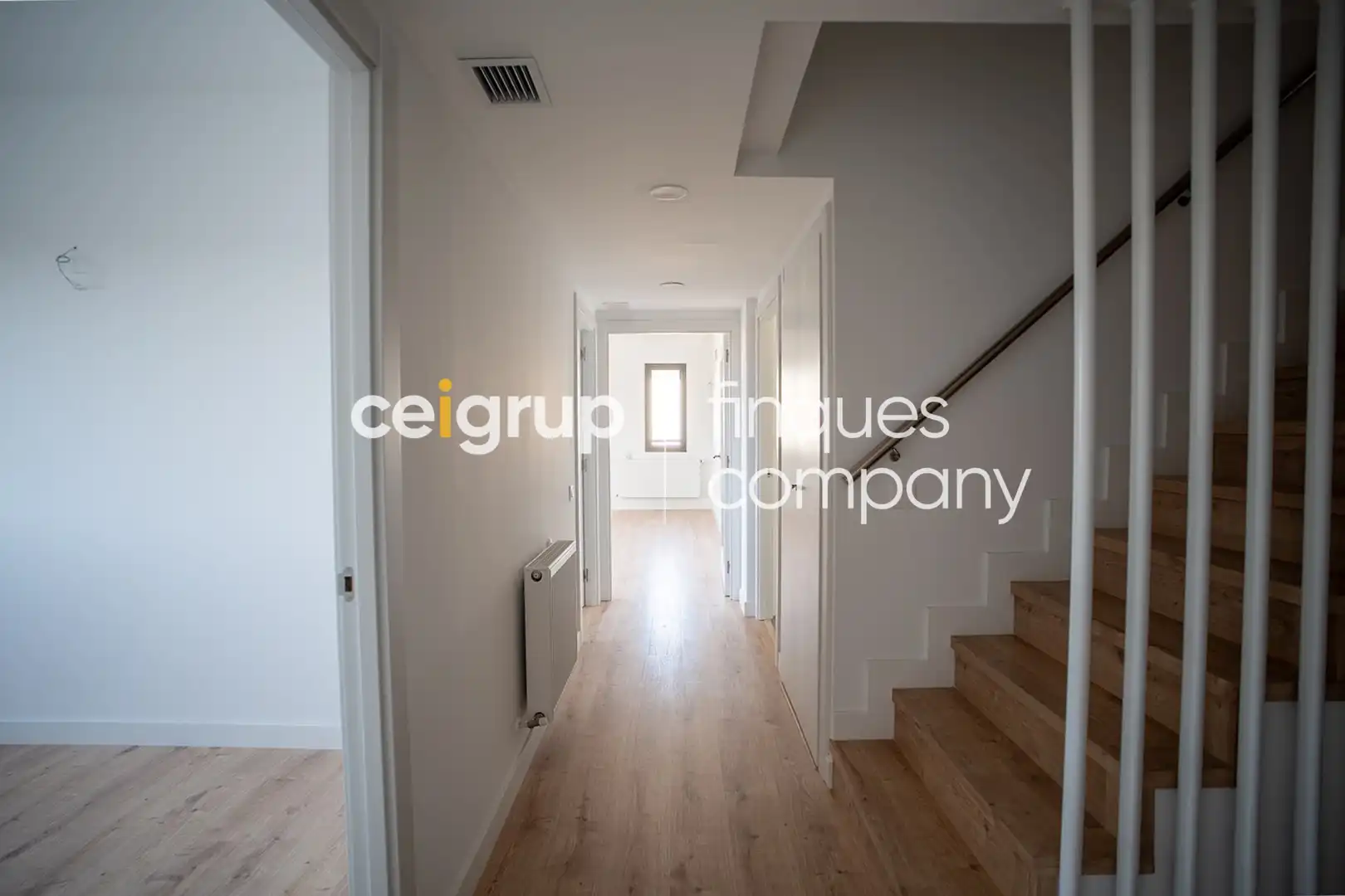 Dúplex en venta en Girona con Calefacción, Terraza y Piscina