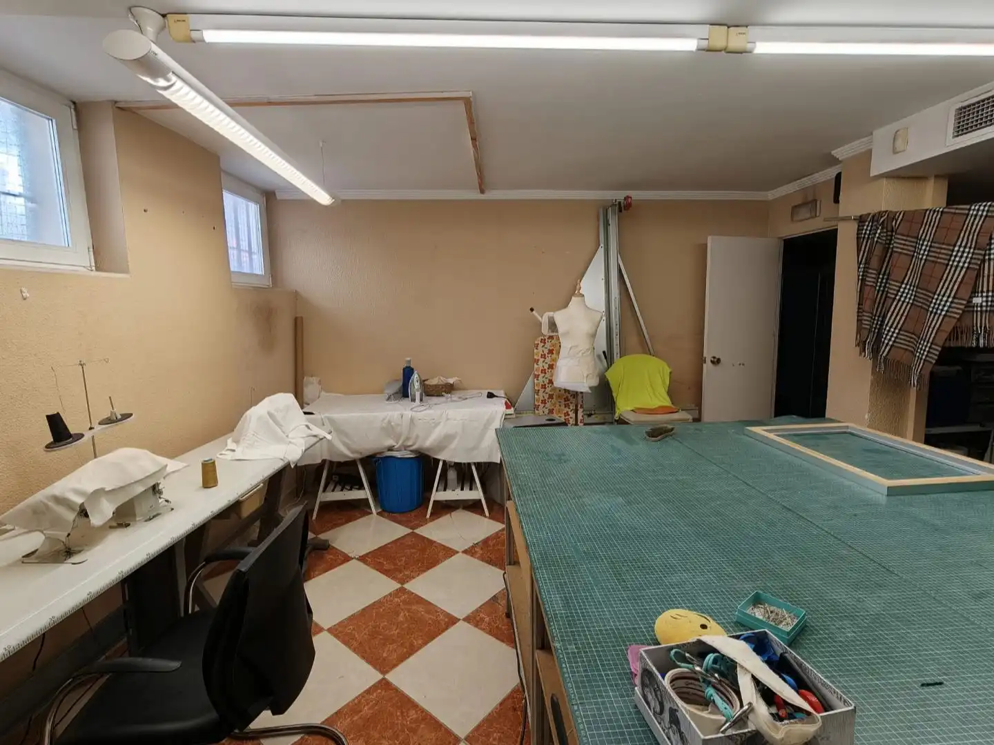 Local en venta en Paterna con Aire acondicionado, Internet y Domótica