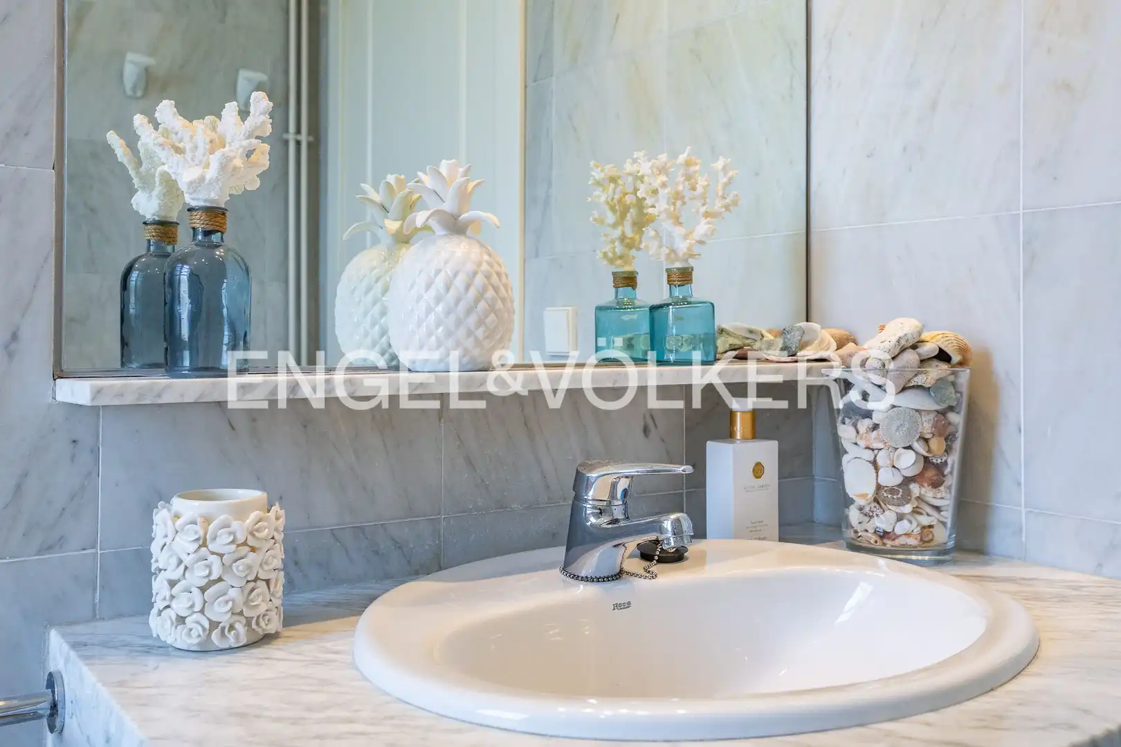 Bathroom of Attic for sale in Sant Cugat del Vallès  with Heating, Parquet flooring and Swimming Pool