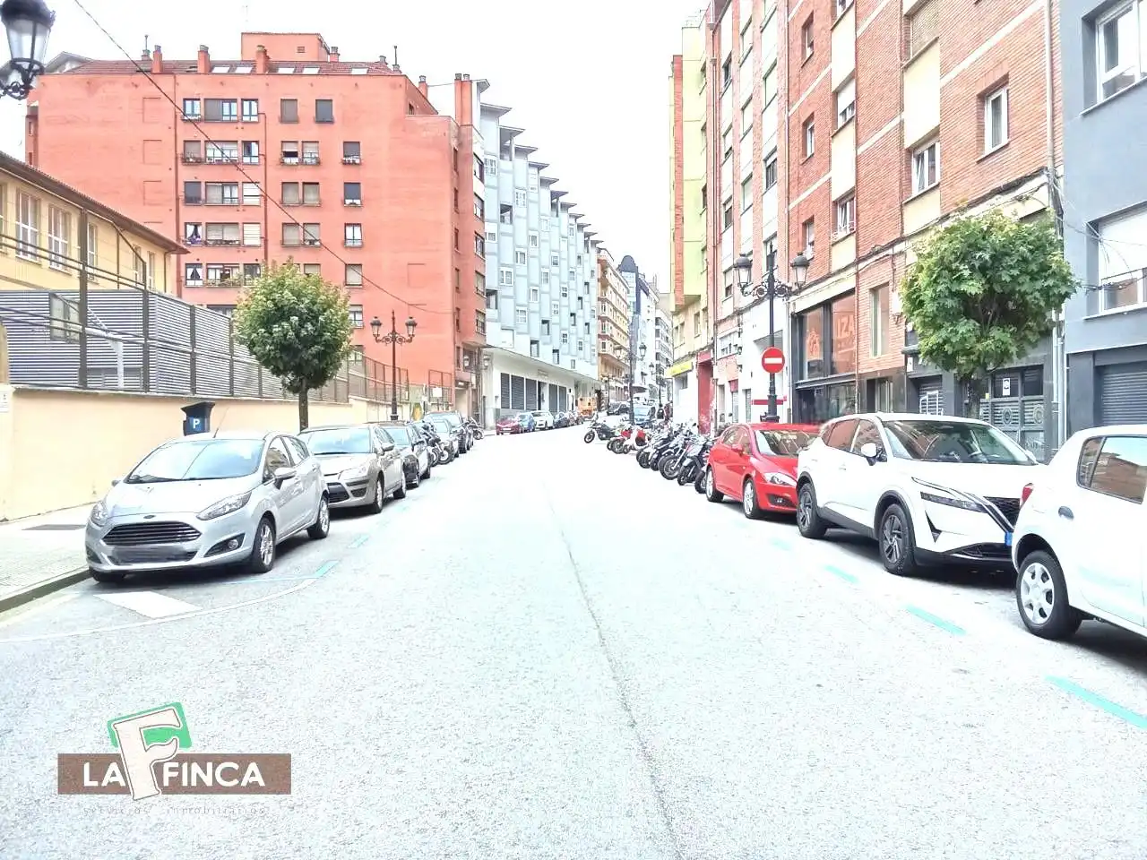 Vista exterior de Garatge de lloguer en Oviedo 