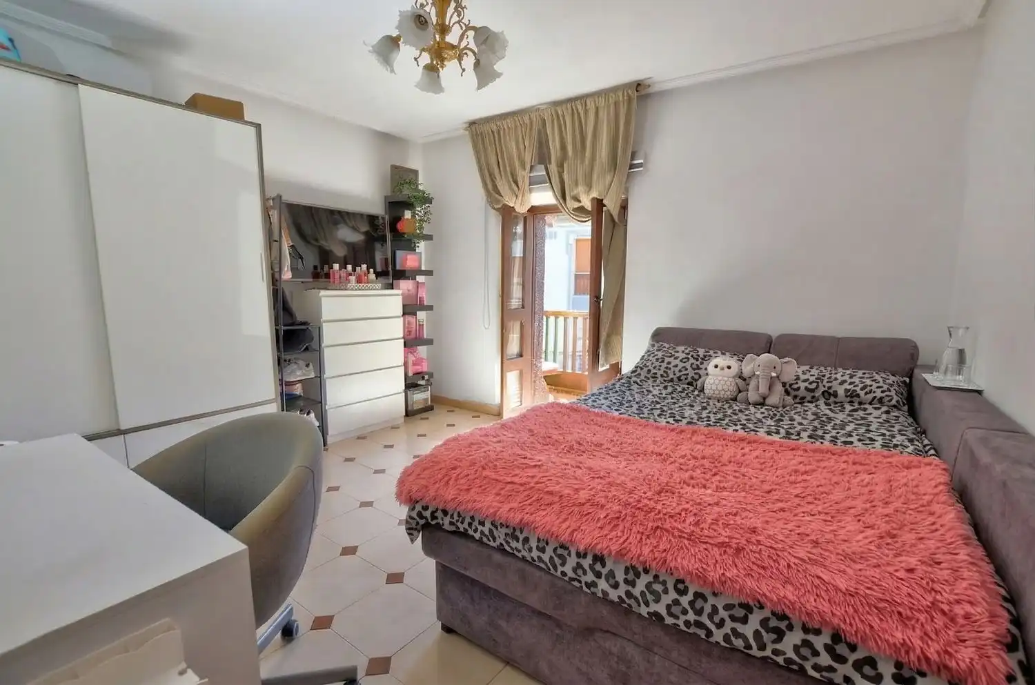 Dormitori de Casa o xalet en venda en Lena amb Calefacció, Terrassa i Traster