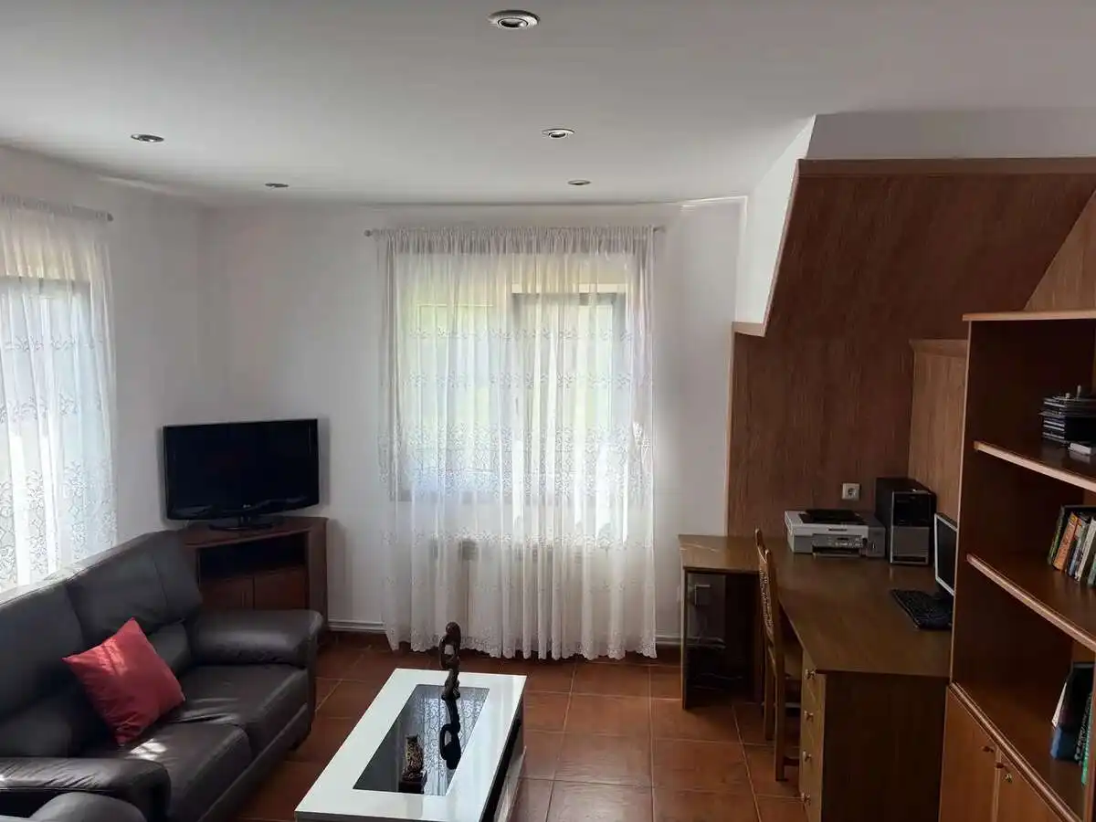 Casa adosada en venta en Oroso