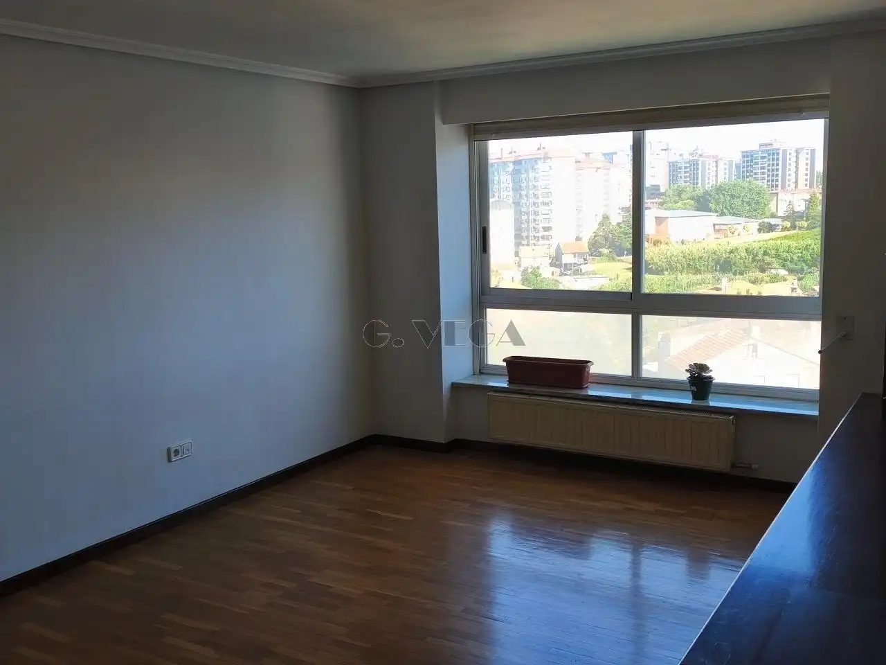 Bedroom of Apartments for rent in Vigo   with Heating and Parquet flooring