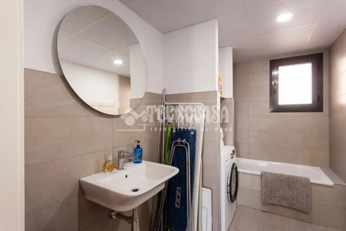 Bany de Pis en venda en Vélez-Málaga amb Aire condicionat, Terrassa i Piscina comunitària