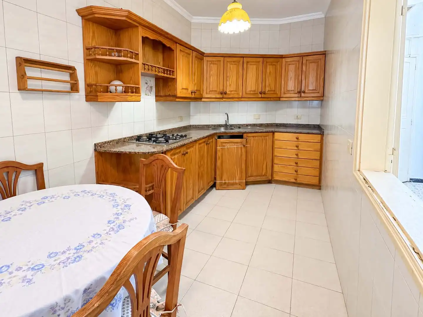 Casa aparellada en venda a Centro - La Vega Alta