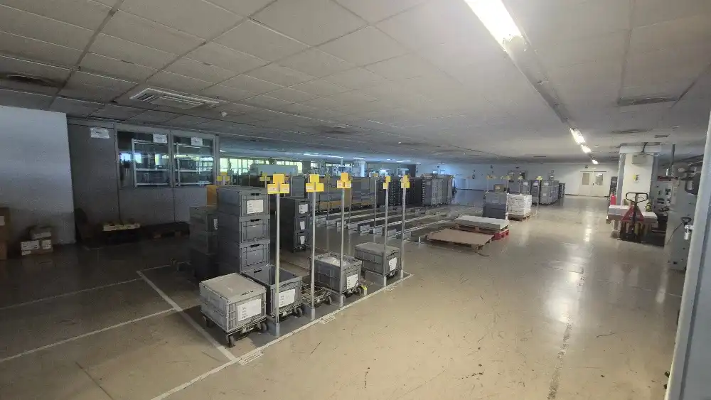 Fabrikhallen zur Miete in Cerdanyola del Vallès mit Heizung und Alarm