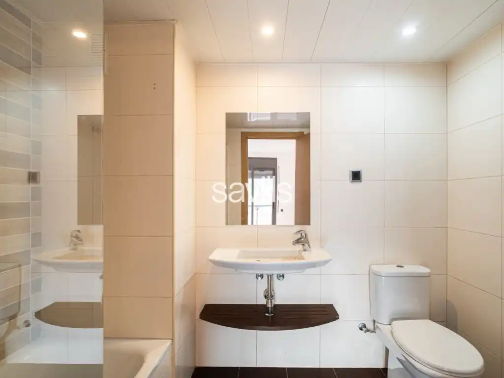 Bany de Apartament en venda en Montcada i Reixac