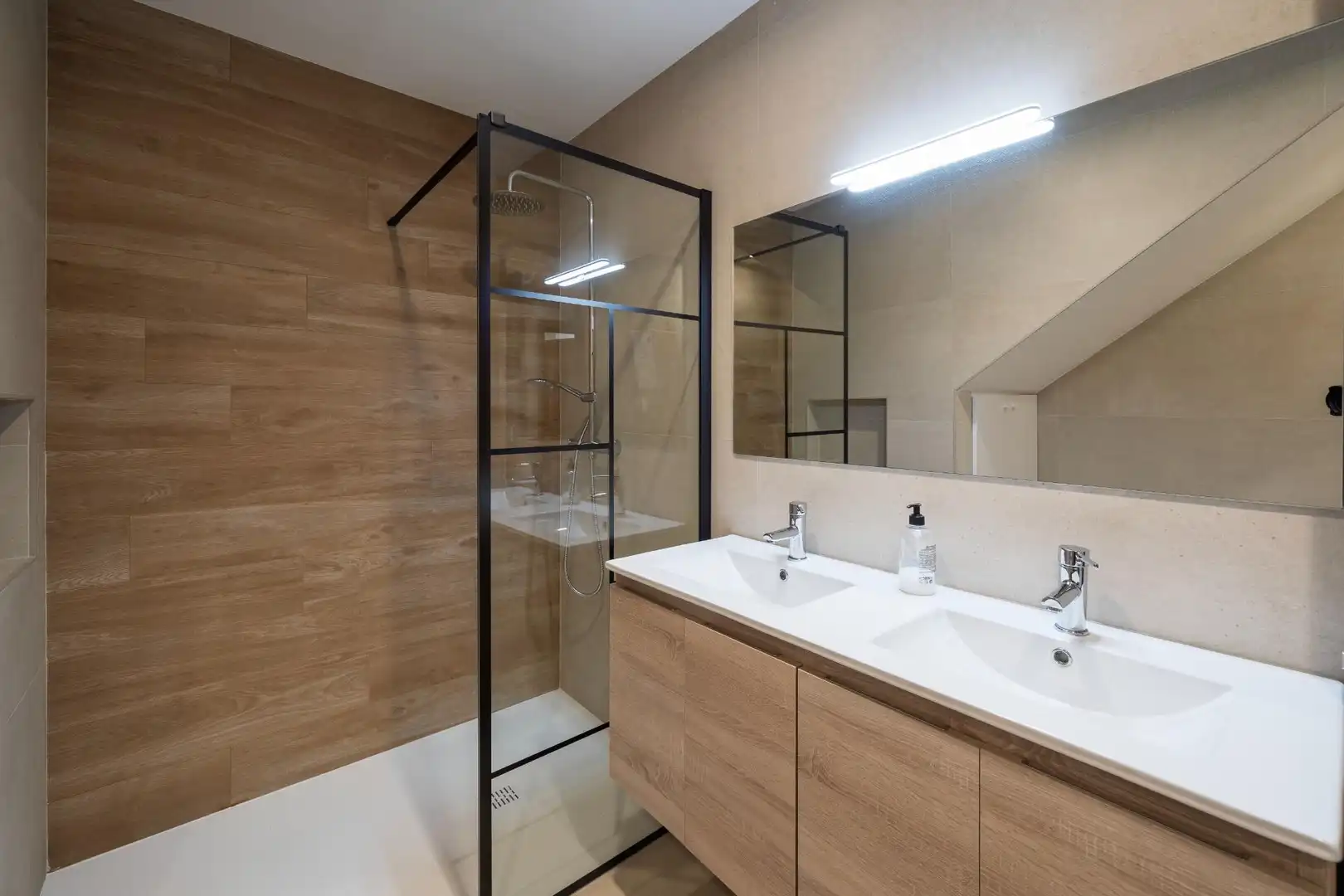 Baño de Casa o chalet de alquiler en Padul con Aire acondicionado, Calefacción y Trastero