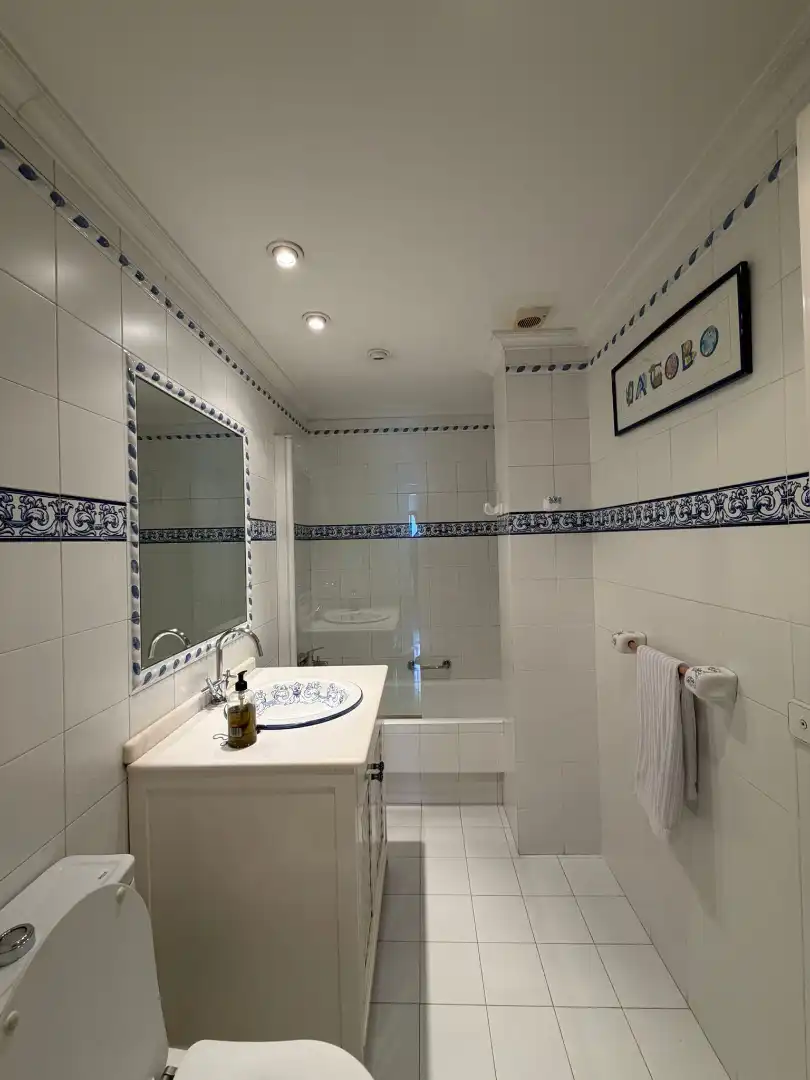 Bathroom of Flat for sale in A Coruña Capital   with Heating, Parquet flooring and Storage room