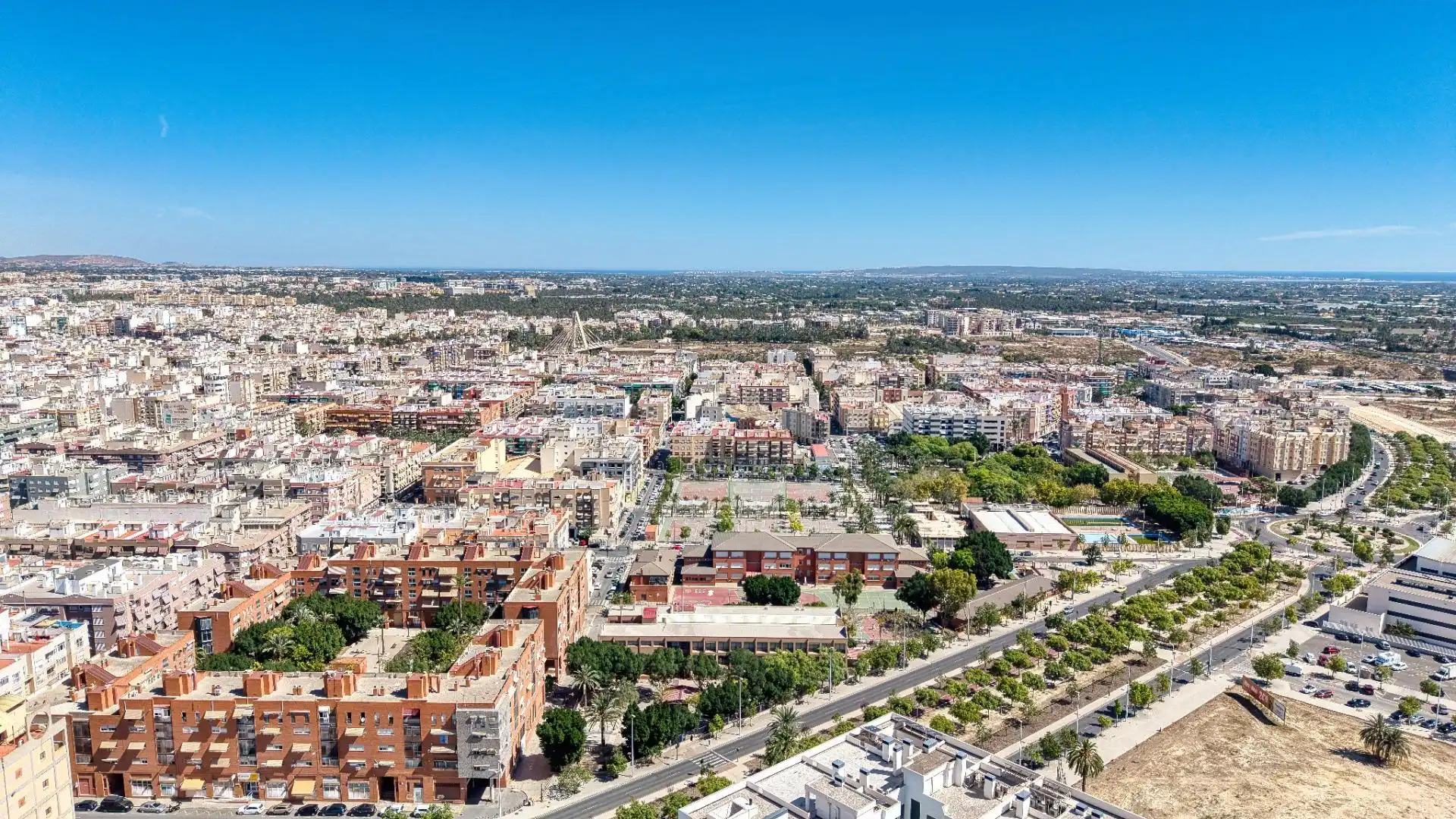 Vista exterior de Piso en venta en Elche / Elx con Calefacción