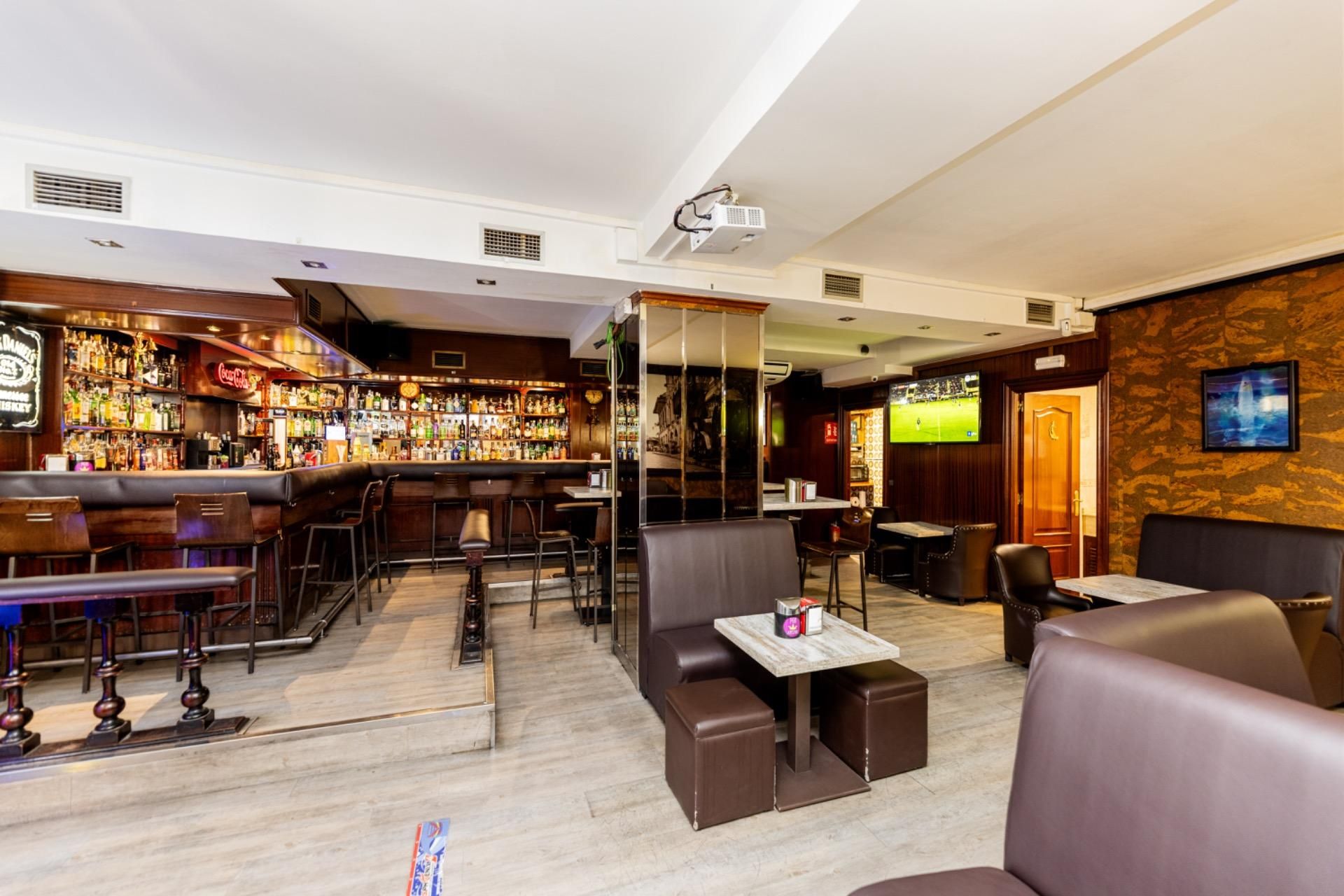 Premises to rent in  Madrid Capital  with Air Conditioner and Furnished